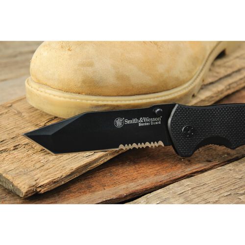 NAVAJA SMITH AND WESSON BORDER GUARD 5 LINER LOCK – BLACK - vista 3