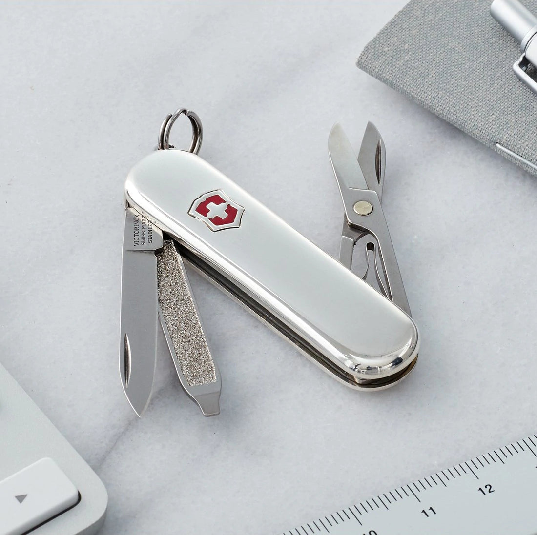NAVAJA MULTIUSOS VICTORINOX CLASSIC POLISHED STERLING 58MM